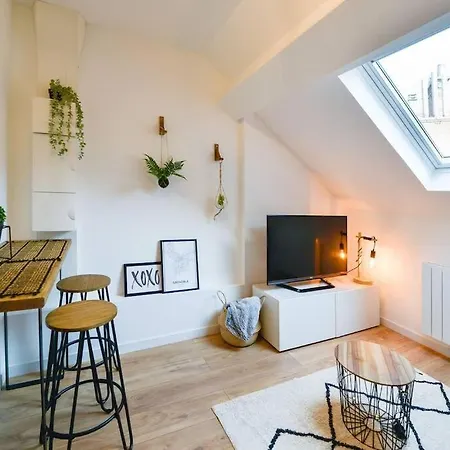 Au Pied De La Bastille, Calme Et Authenticite Appartement *