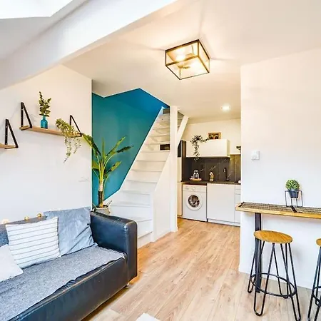 Appartement Au Pied De La Bastille, Calme Et Authenticite