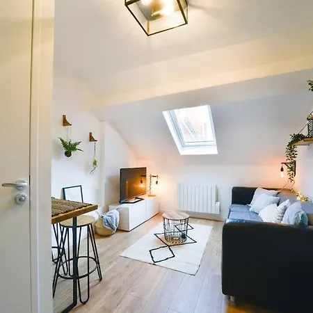 Appartement Au Pied De La Bastille, Calme Et Authenticite *
